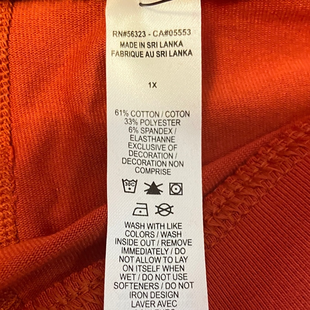 Nike women’s Vibrant Red Leggings - Picture 4 of 6